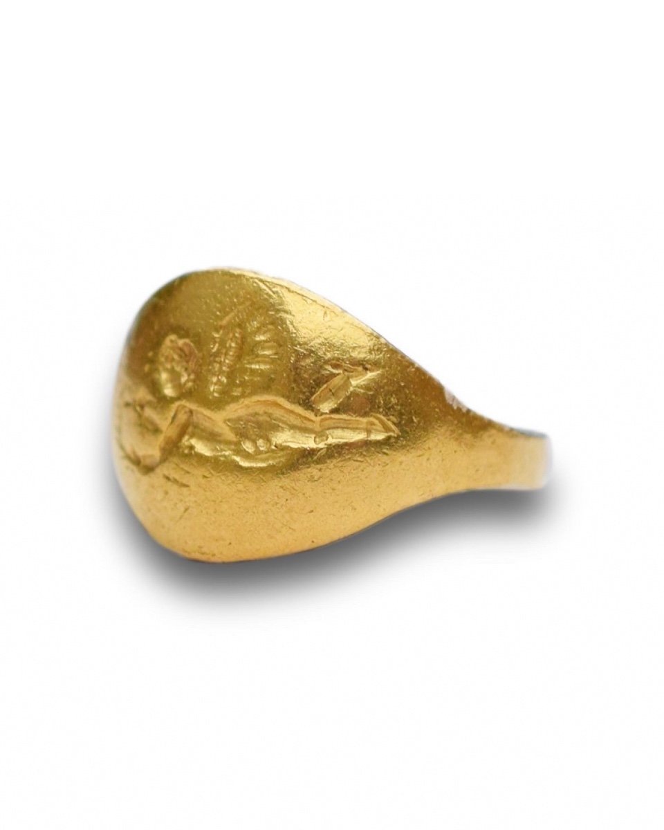 Ancient Gold Child’s Ring With A Flying Eros. Roman, 1st / 2nd Century Ad.-photo-7