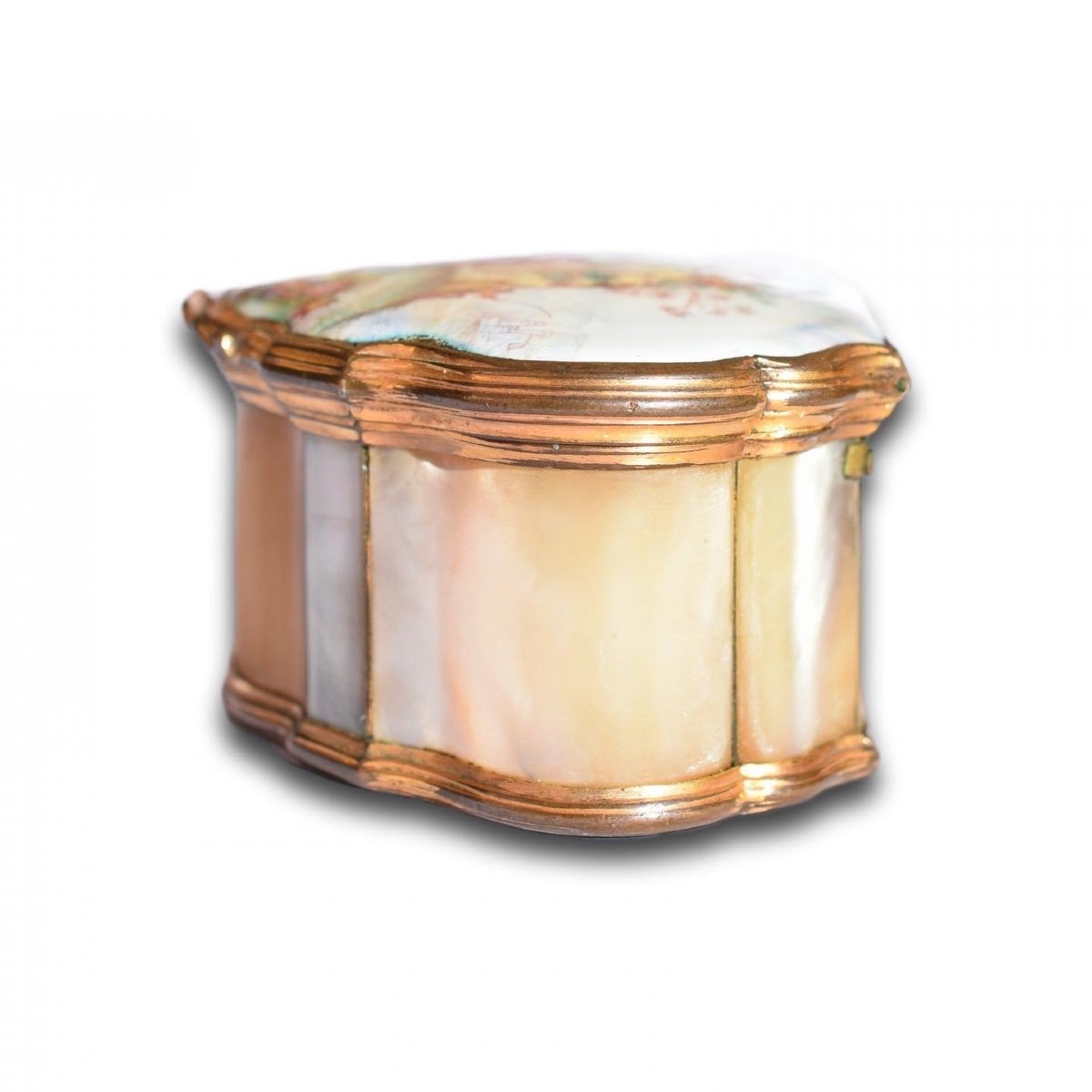 Risqué Gilt Metal Mounted Enamel And Mother Of Pearl Snuff Box. German, C.1760.-photo-4