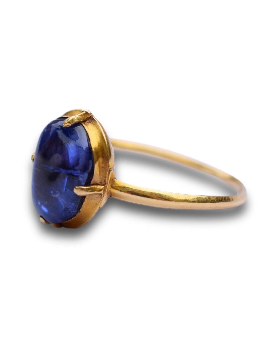 Bague Saphir Cabochon Extrêmement Fine Et Importante. Anglais, XIIIe Siècle.-photo-6