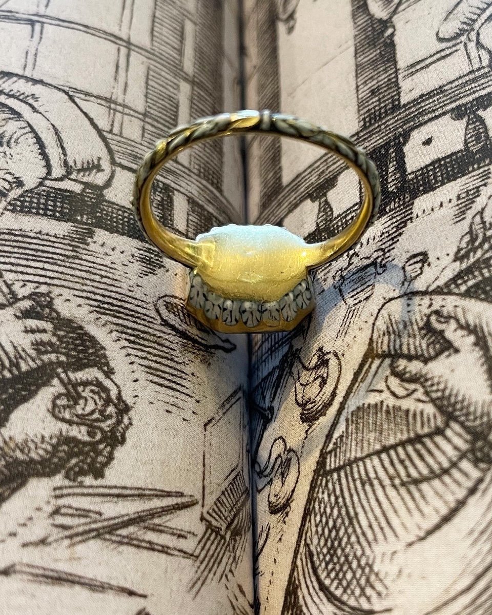 Rare Enamelled Gold Ring Set With A Large Yellow Paste. English, 17th Century.-photo-4