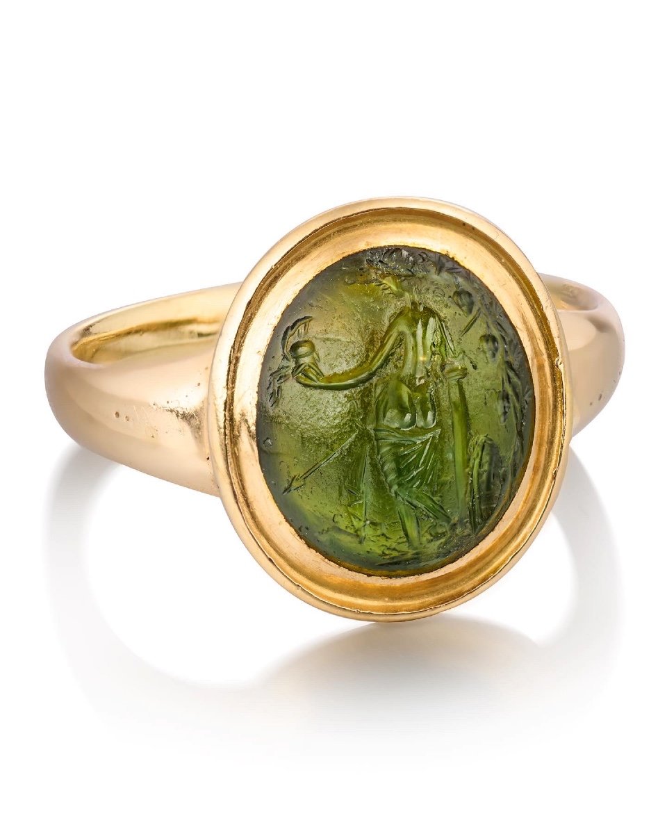 Intaille Romaine Au Plasma De Vénus Victrix. 1er Siècle Après Jc, La Bague Est Du 19ème Siècle.