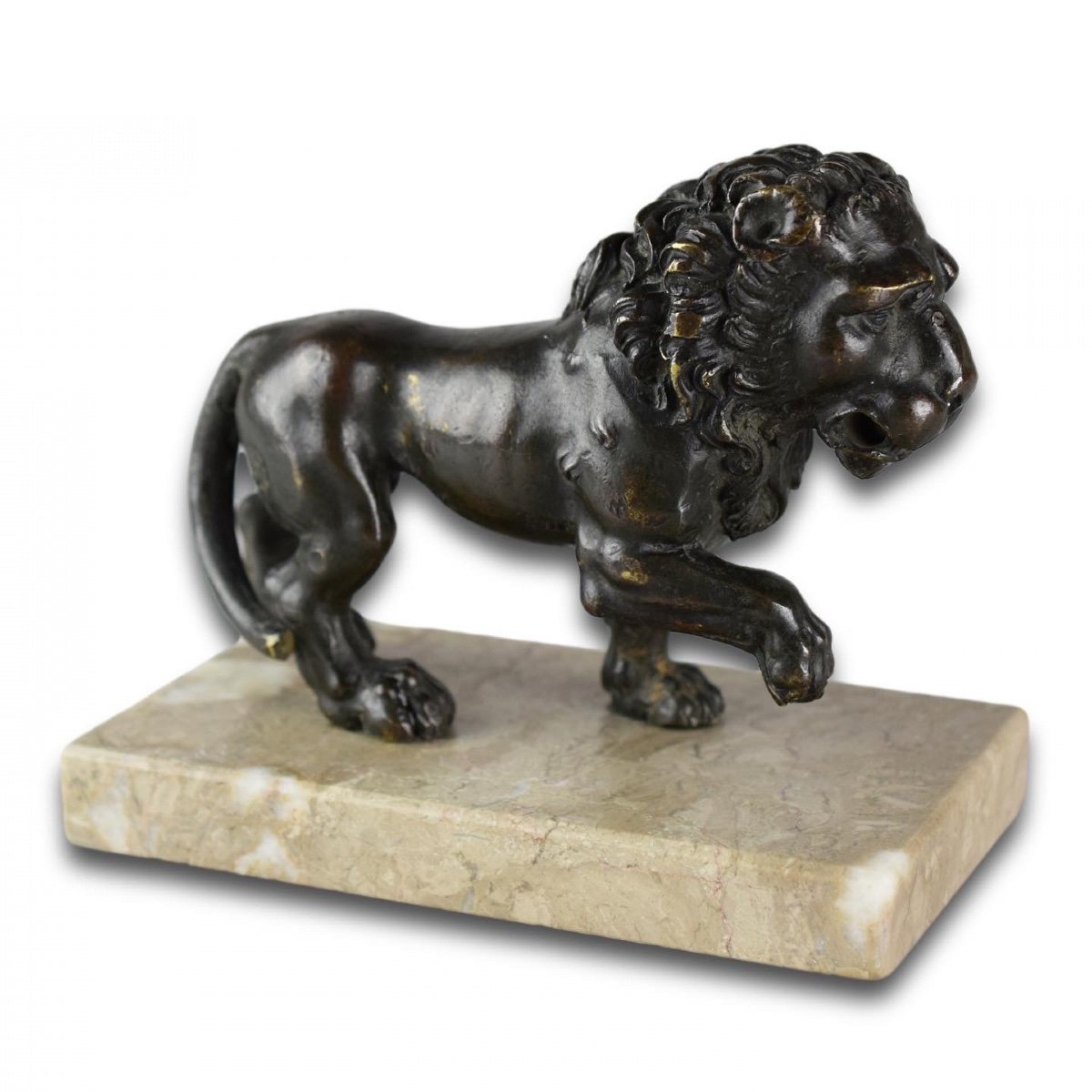Modèle En Bronze d'Un Lion Médicis. Italien, XVIIIe Siècle.  -photo-3