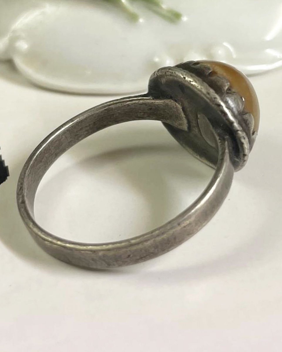 Rare Amuletic Silver Ring Set With A Toadstone. Western Europe, 16th Century.-photo-3