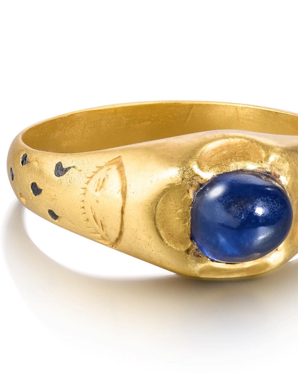 Gold Sapphire Ring With Tears Of The Virgin. English, 15th Century.-photo-2