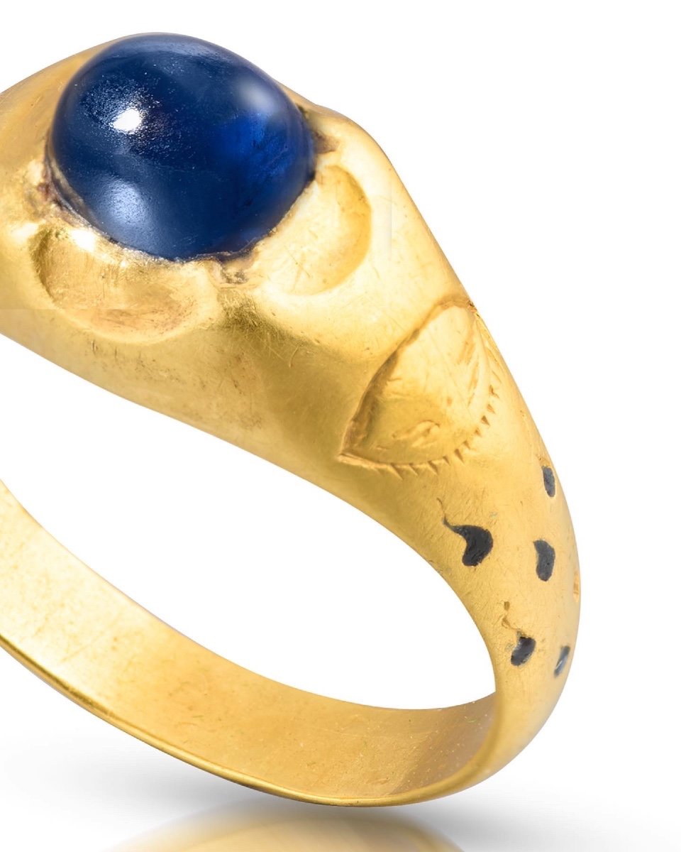 Gold Sapphire Ring With Tears Of The Virgin. English, 15th Century.-photo-3