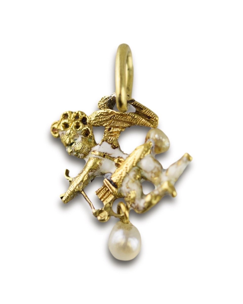 Charming Enamelled Pendant Of A Flying Cupid. German, 17th Century.-photo-2