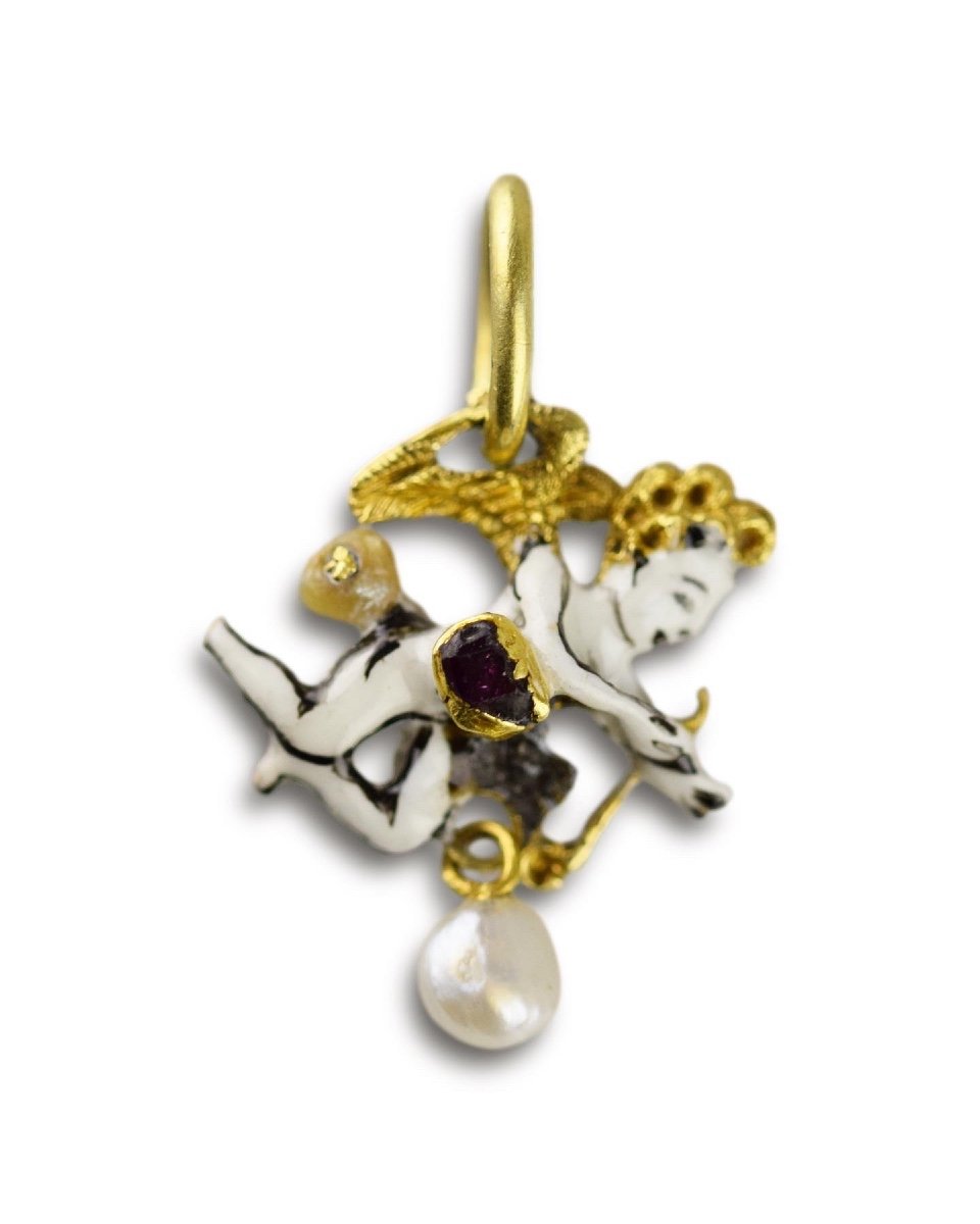 Charming Enamelled Pendant Of A Flying Cupid. German, 17th Century.-photo-3