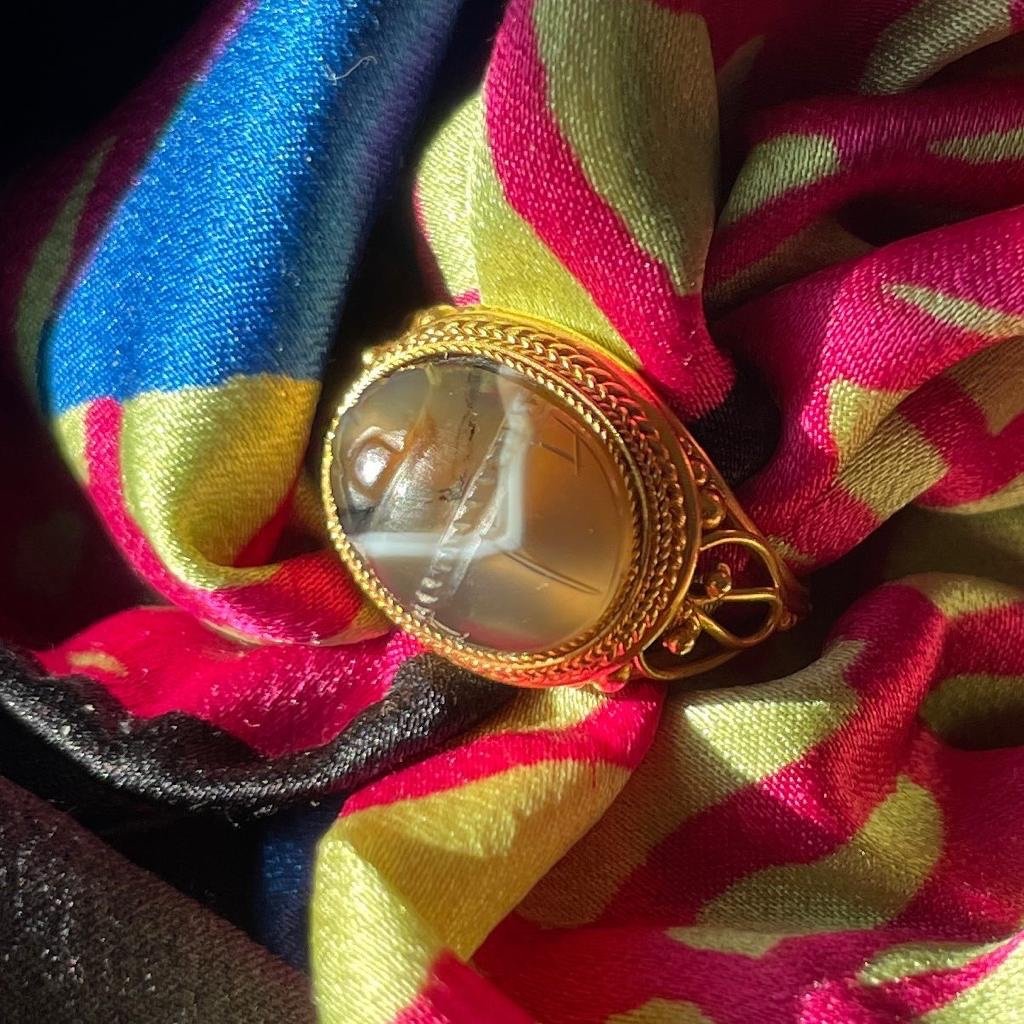 Bague En Or Néo-étrusque Sertie d'Un Scarabée En Agate. Italien, Vers 1870.-photo-3