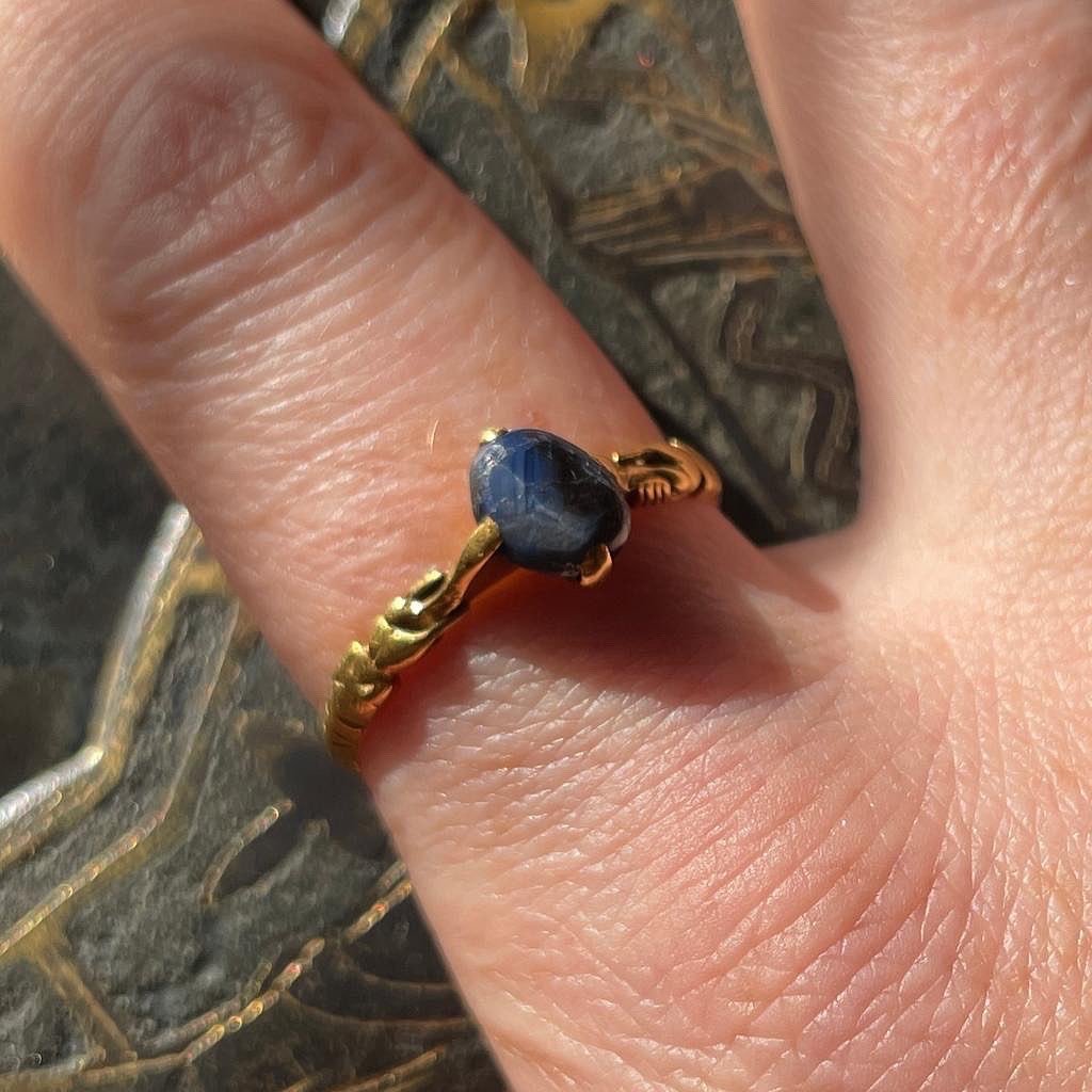 Sapphire Ring With The Angelic Salutation. English Or French, 13th Century.-photo-3