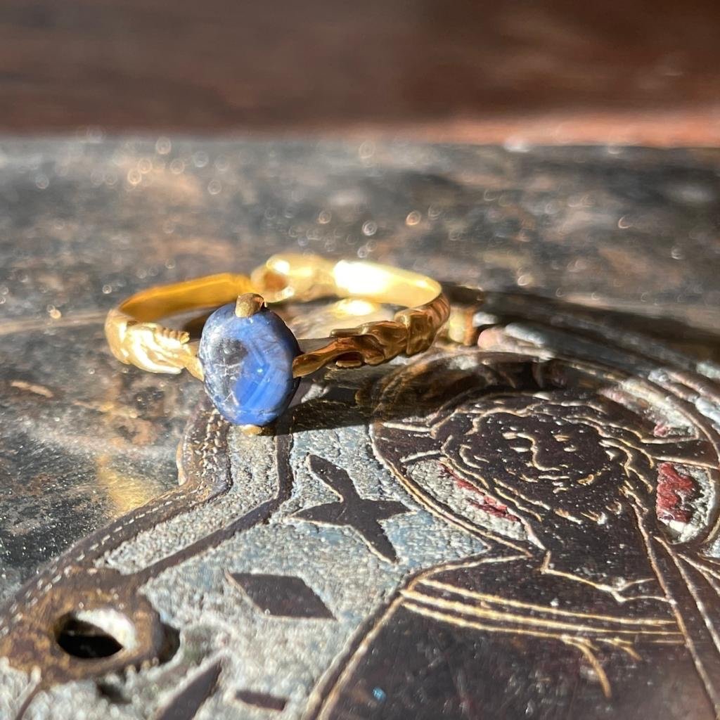 Sapphire Ring With The Angelic Salutation. English Or French, 13th Century.-photo-6