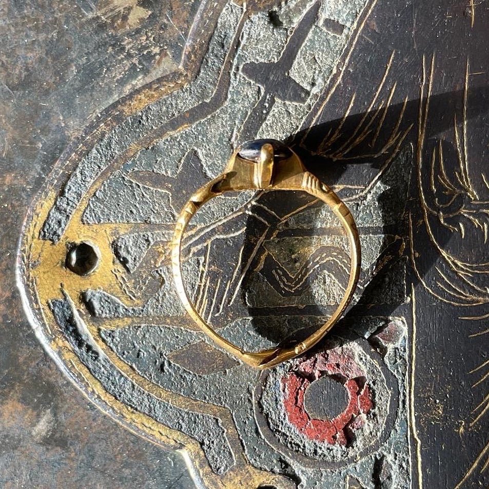 Sapphire Ring With The Angelic Salutation. English Or French, 13th Century.-photo-7