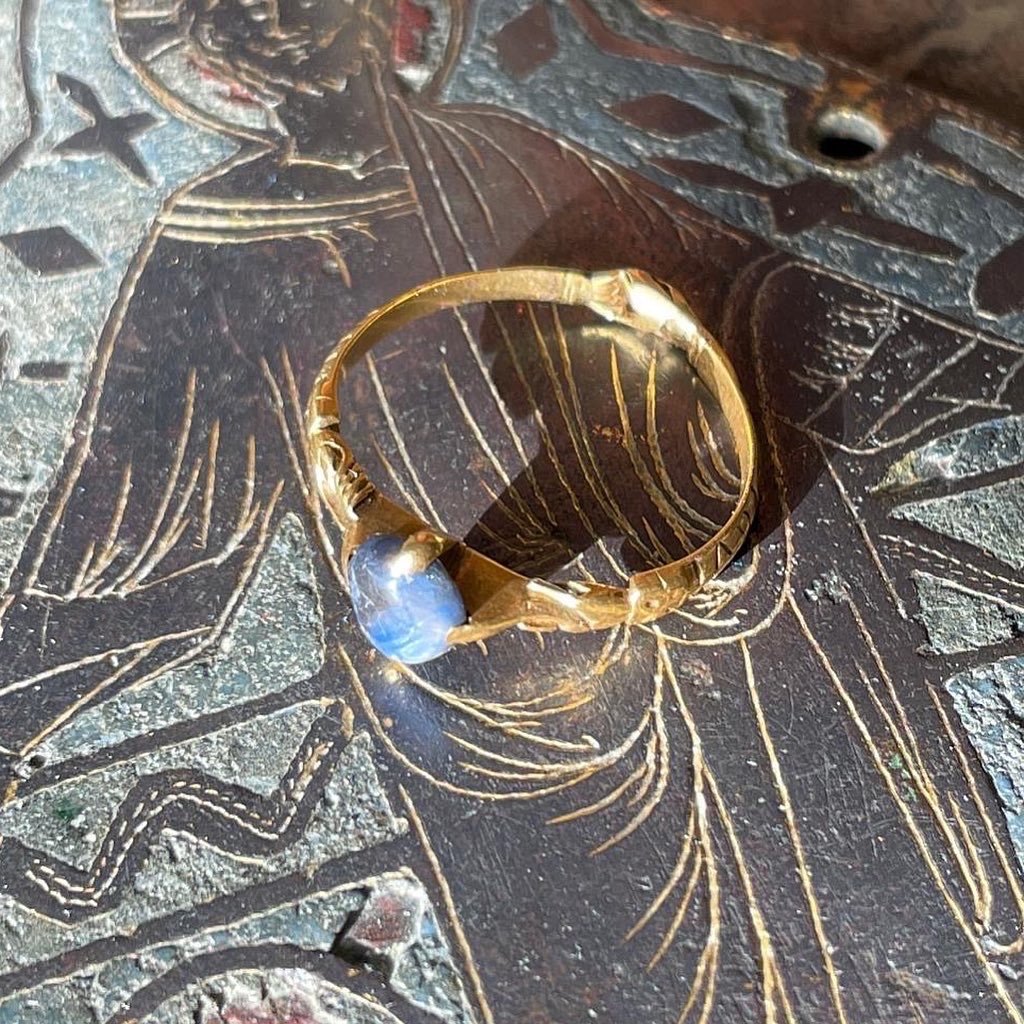Sapphire Ring With The Angelic Salutation. English Or French, 13th Century.-photo-8