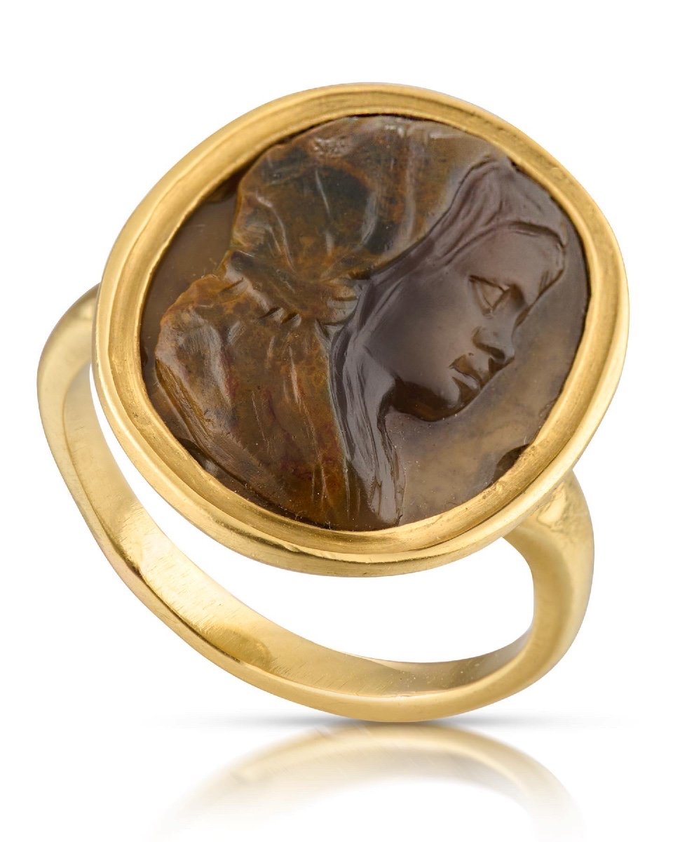 Bague En Or Avec Un Camée d'Agate d'Une Femme. Italienne, XVIe/xviie Siècle.-photo-2