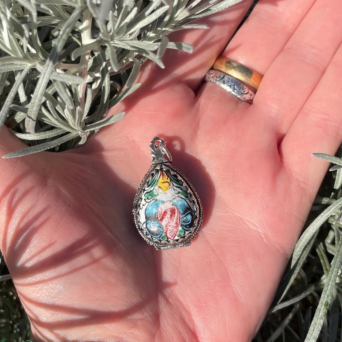 Pomander En émail Monté Sur Argent à Décor De Fleurs. Allemand, XVIIe Siècle.  -photo-2