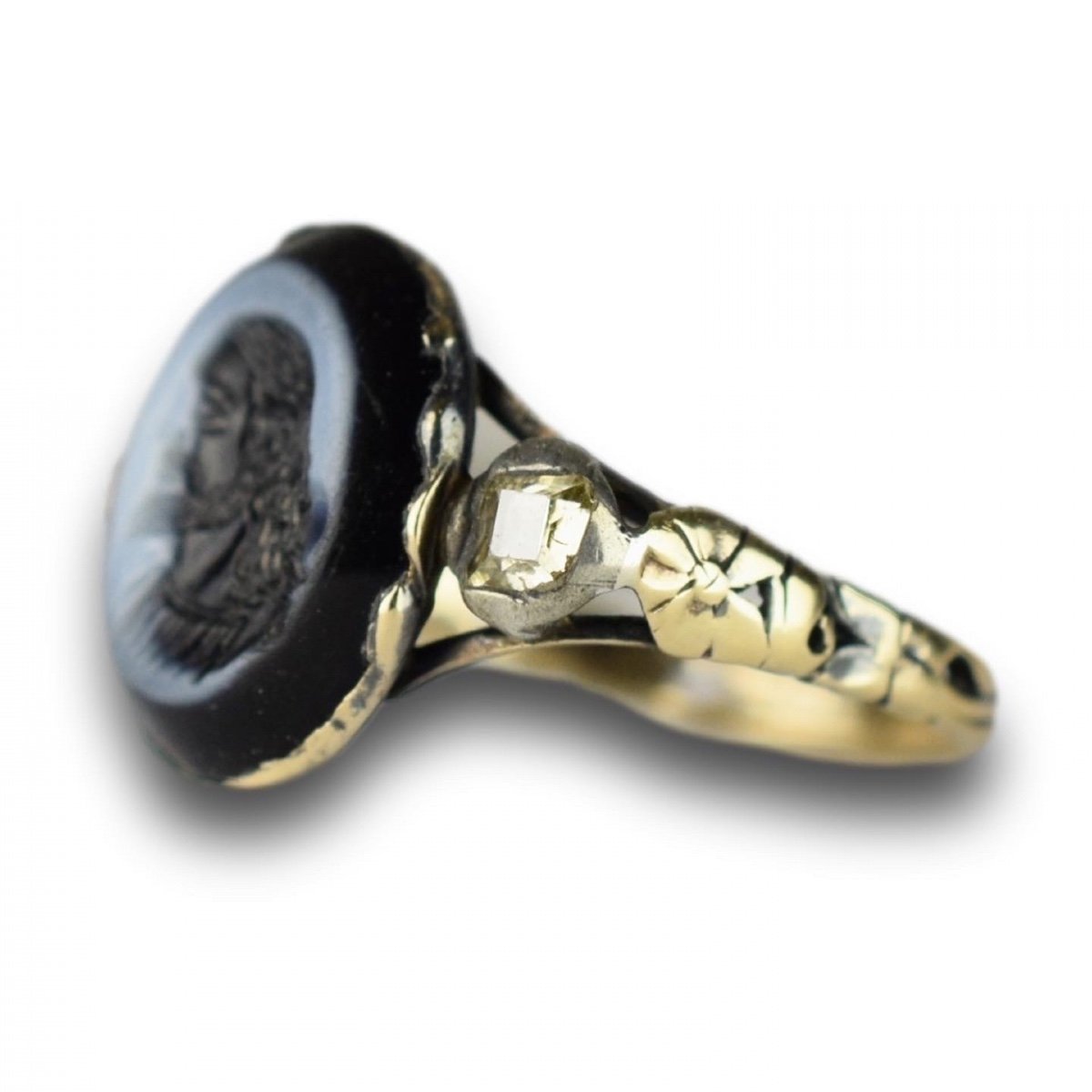 Gold & Diamond Ring With An Intaglio Of Christ. Italian Or German, Circa 1670.-photo-3