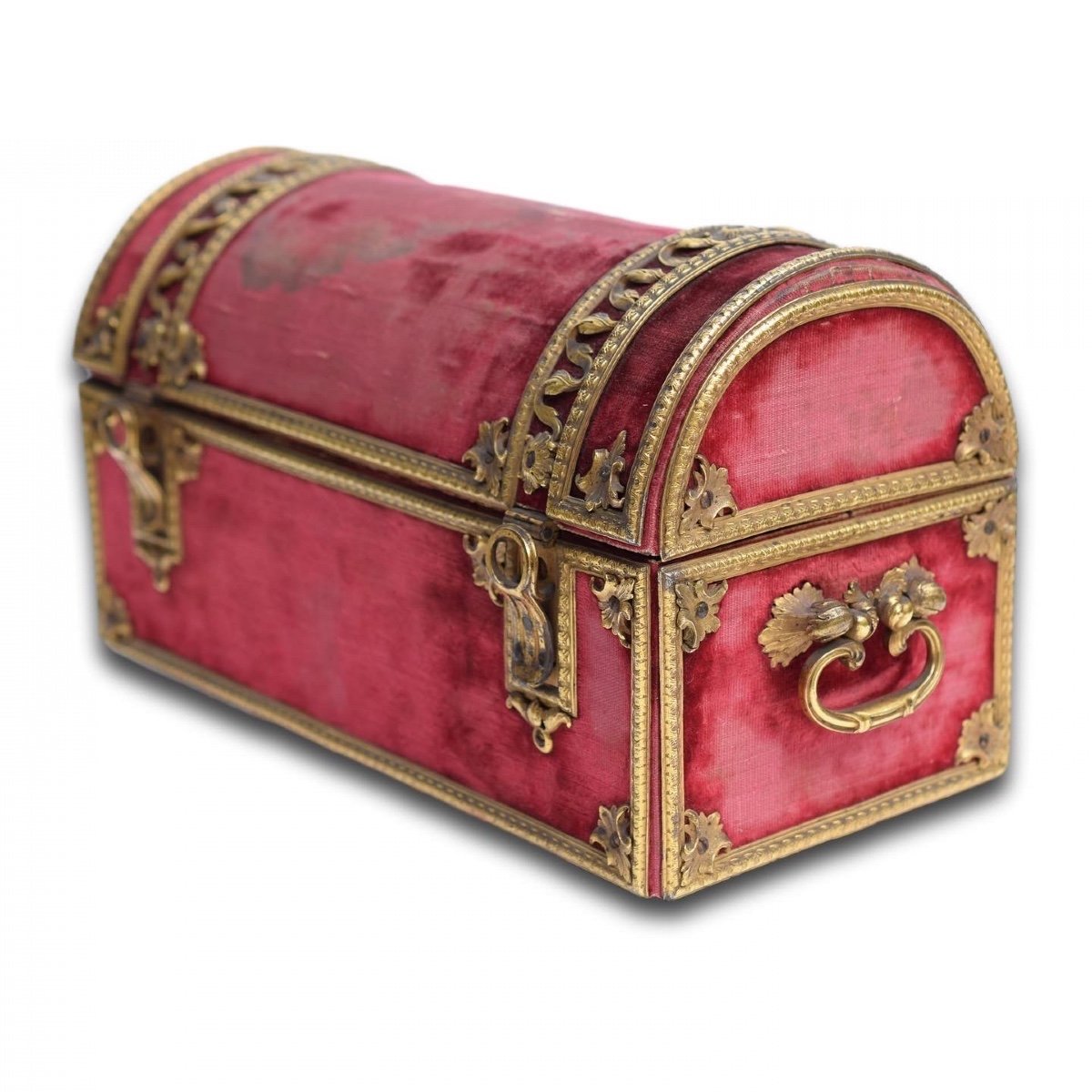 Dome Topped Velvet Casket With Gilt Bronze Mounts. Italian, 17th Century.-photo-5