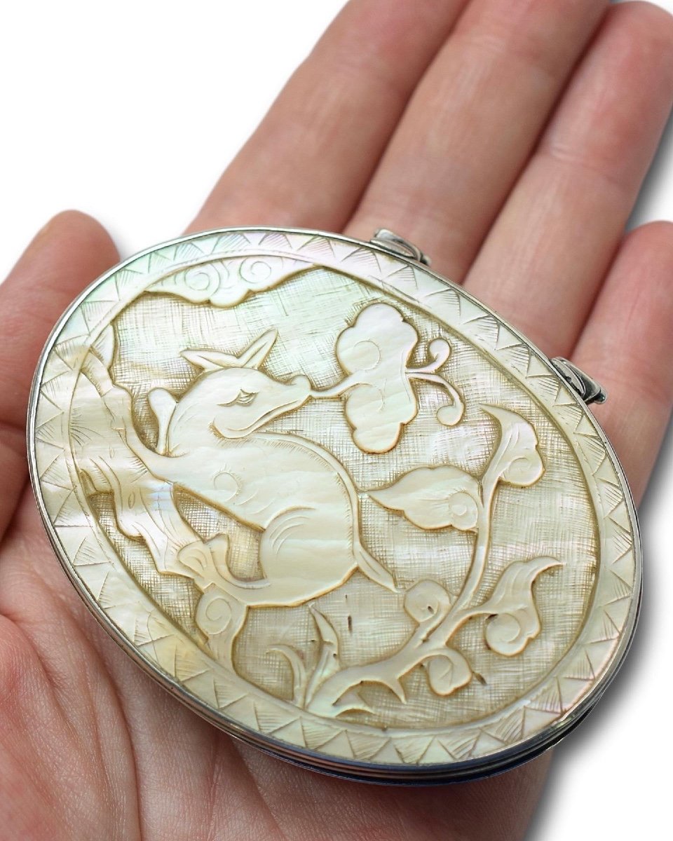 Tabatière En Argent Et Nacre. Anglais Et Chinois, Début Du XVIIIe Siècle.-photo-5