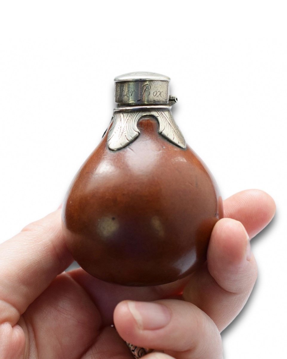 Silver Mounted Gourd Flask. English, Mid 18th Century.-photo-3