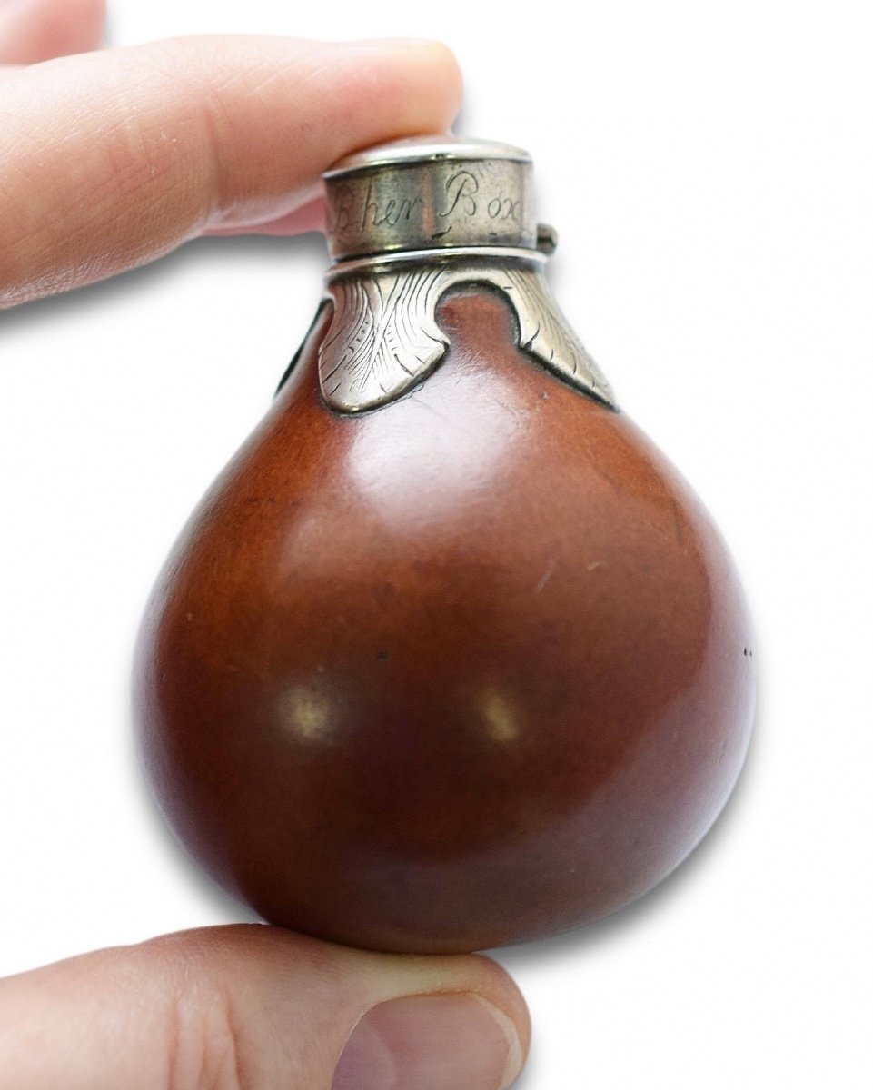 Silver Mounted Gourd Flask. English, Mid 18th Century.-photo-3