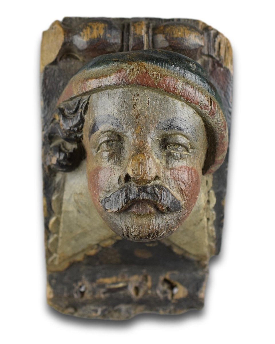 Corbeau En Chêne Polychromé à Tête d'Homme. Nord De La France, XVIIe Siècle.-photo-4