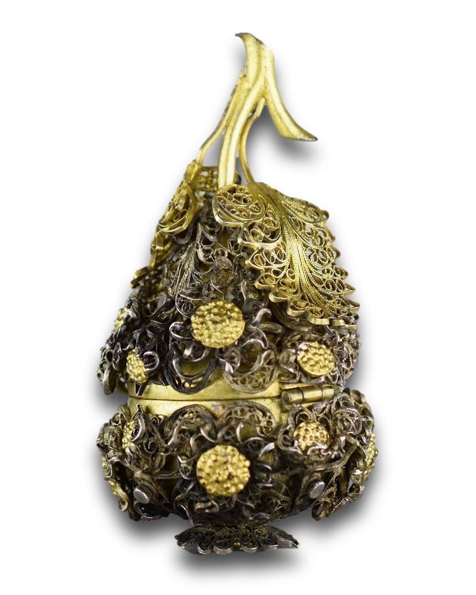Flacon à Parfum En Vermeil Filigrané En Forme De Poire. Sud De l'Allemagne, Vers 1700. -photo-2