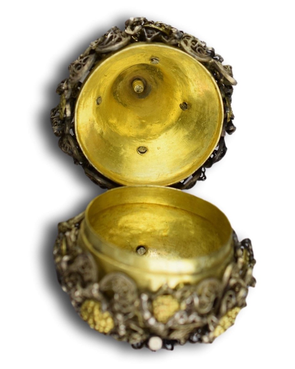 Flacon à Parfum En Vermeil Filigrané En Forme De Poire. Sud De l'Allemagne, Vers 1700. -photo-4