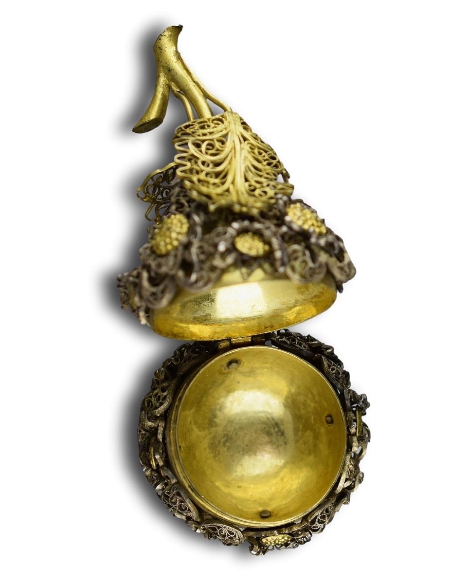Flacon à Parfum En Vermeil Filigrané En Forme De Poire. Sud De l'Allemagne, Vers 1700. -photo-5