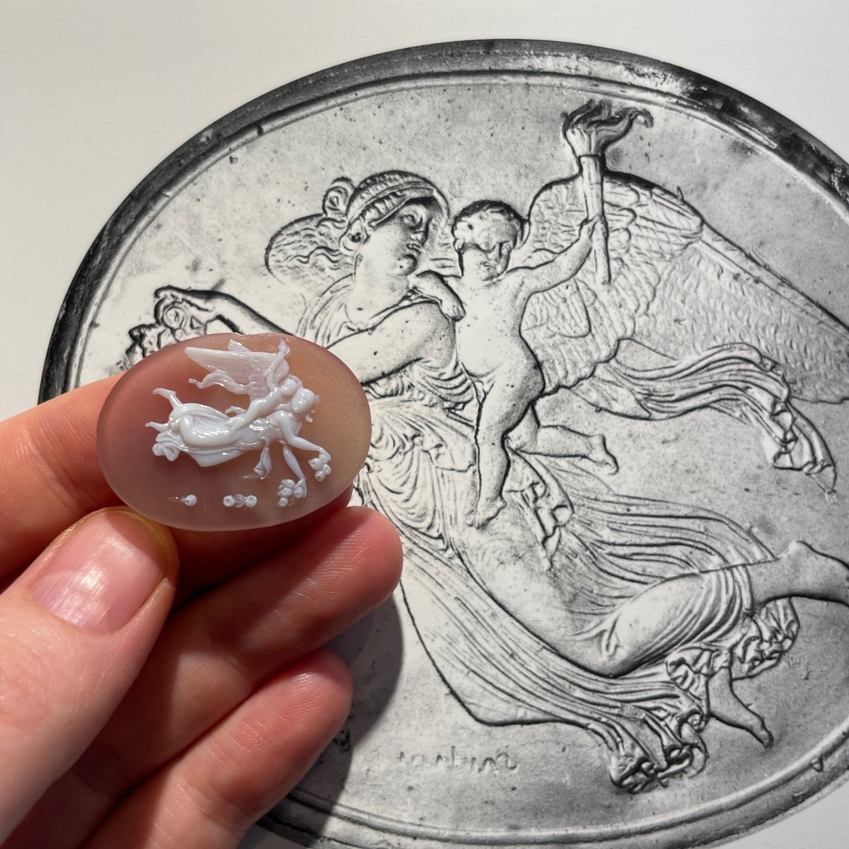 A Sardonyx Cameo Of Aurora And Cupid. Italian, 19th Century.-photo-6