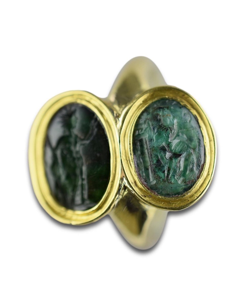 High Carat Gold Ring With Two Roman Chromium Chalcedony Intaglios.-photo-5