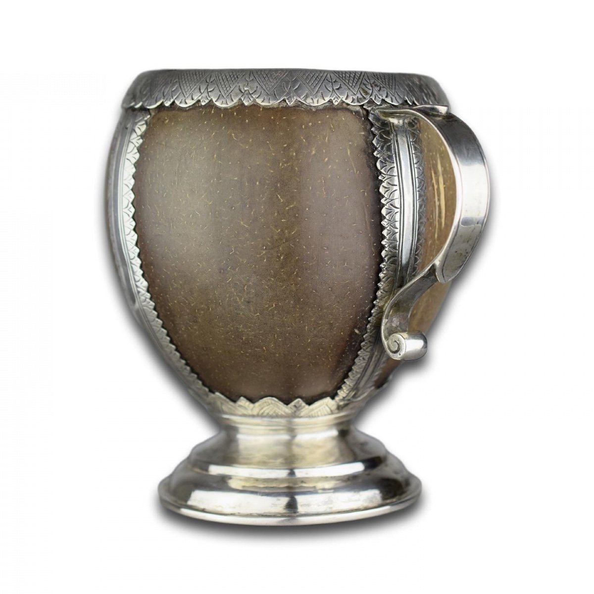 Une Tasse De Noix De Coco Montée En Argent. Anglais, Milieu Du XVIIIe Siècle.-photo-2