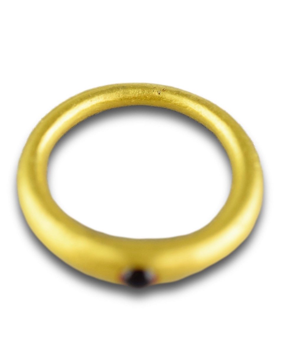 Ancient Gold Finger-ring Set With A Garnet. Roman, 3rd Century Ad.-photo-5