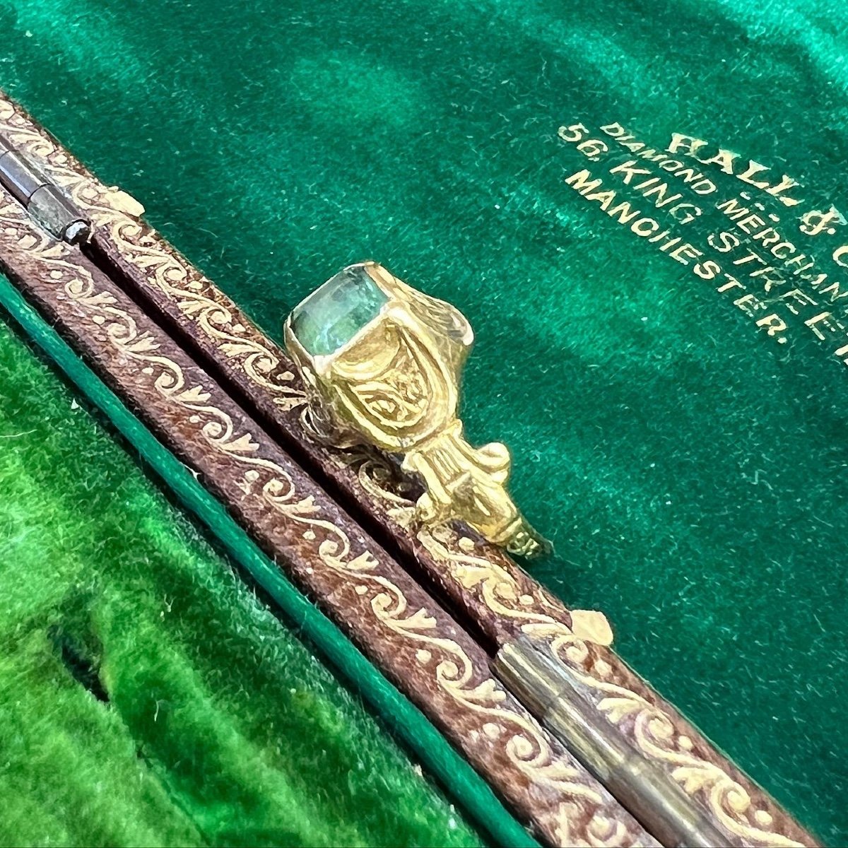 Gold Ring Set With A Table Cut Emerald. Western Europe, Late 16th Century.-photo-3