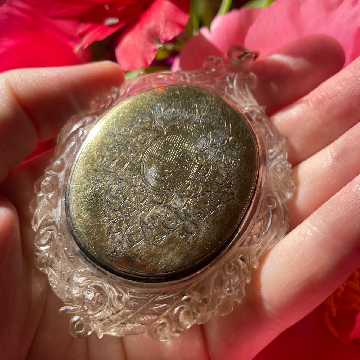 Rock crystal pendant with a verre églomisé miniature. Italian, 17th century.-photo-5