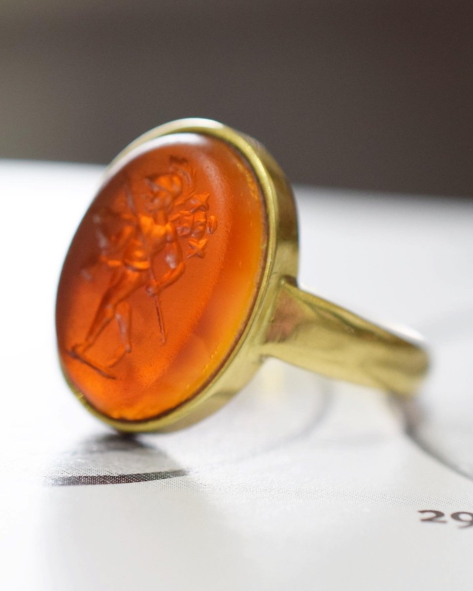 Gold Ring With An Ancient Carnelian Intaglio Of Mars. Roman, 2nd Century A.d.-photo-2