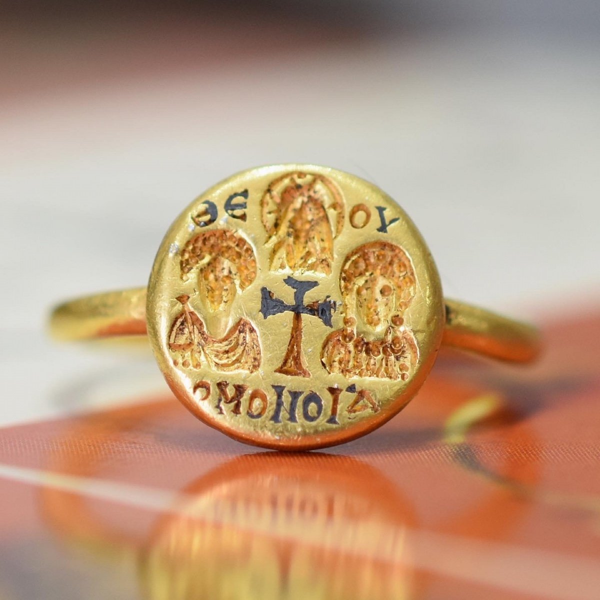 Alliance Incrustée d'Or Et De Nielle. Byzantin, 6e - 7e Siècle Après Jc.   -photo-2