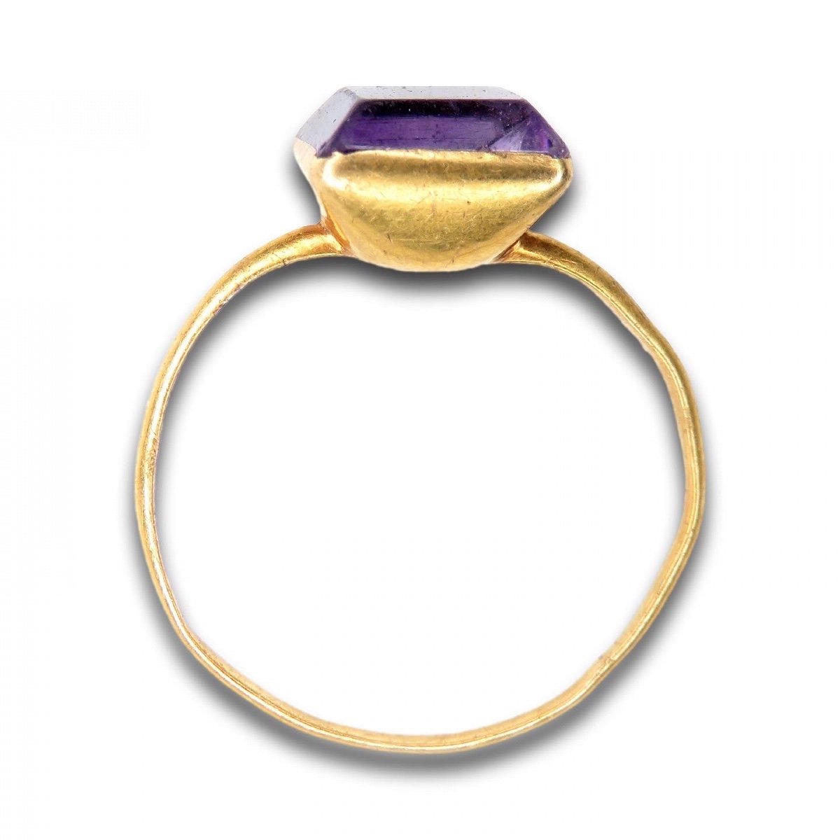 Delicate Gold Ring Set With A Table Cut Amethyst. English, Late 17th Century.-photo-4