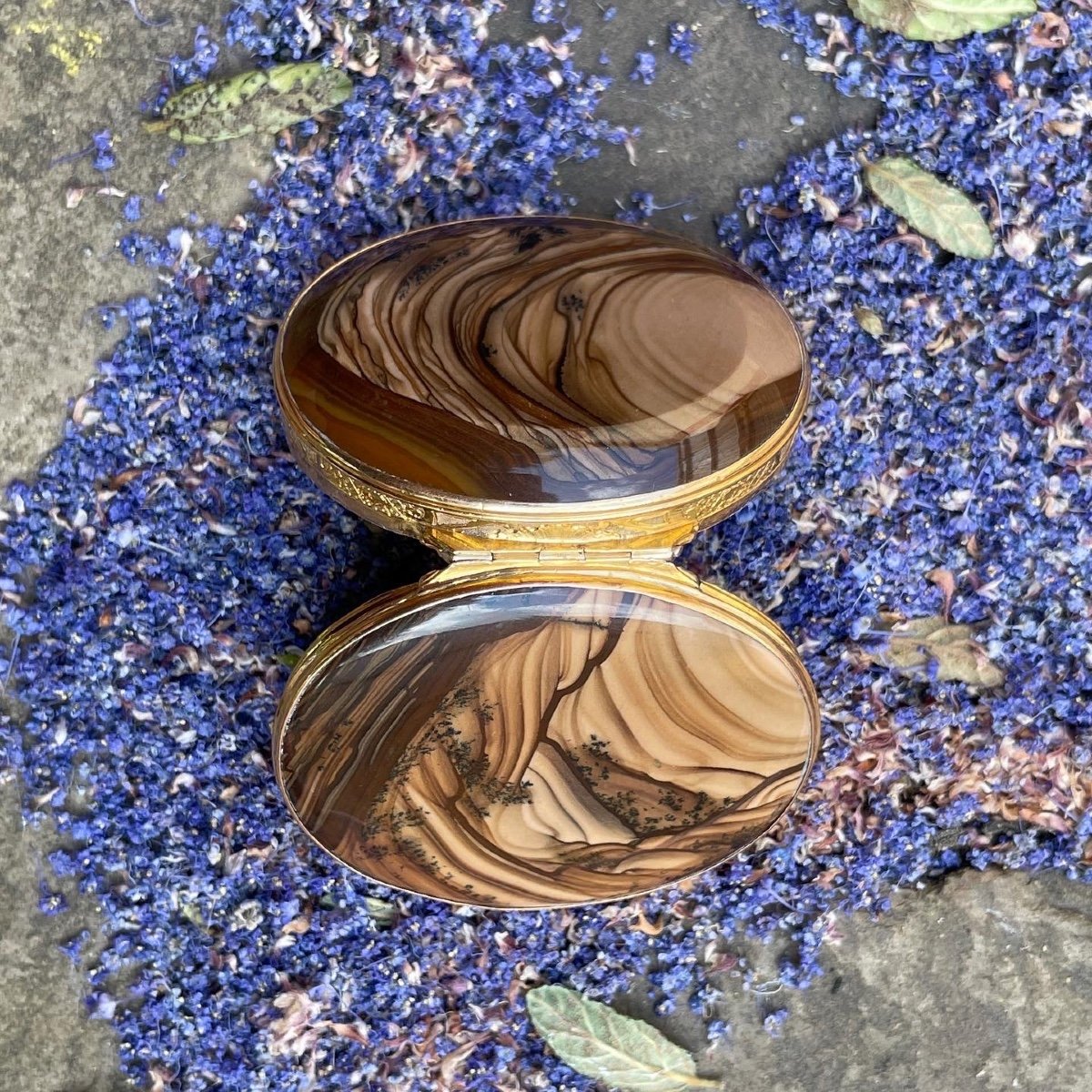 Tabatière En Agate De Bois Pétrifié Montée d'Or. Anglais, XVIIIe Siècle.  -photo-2