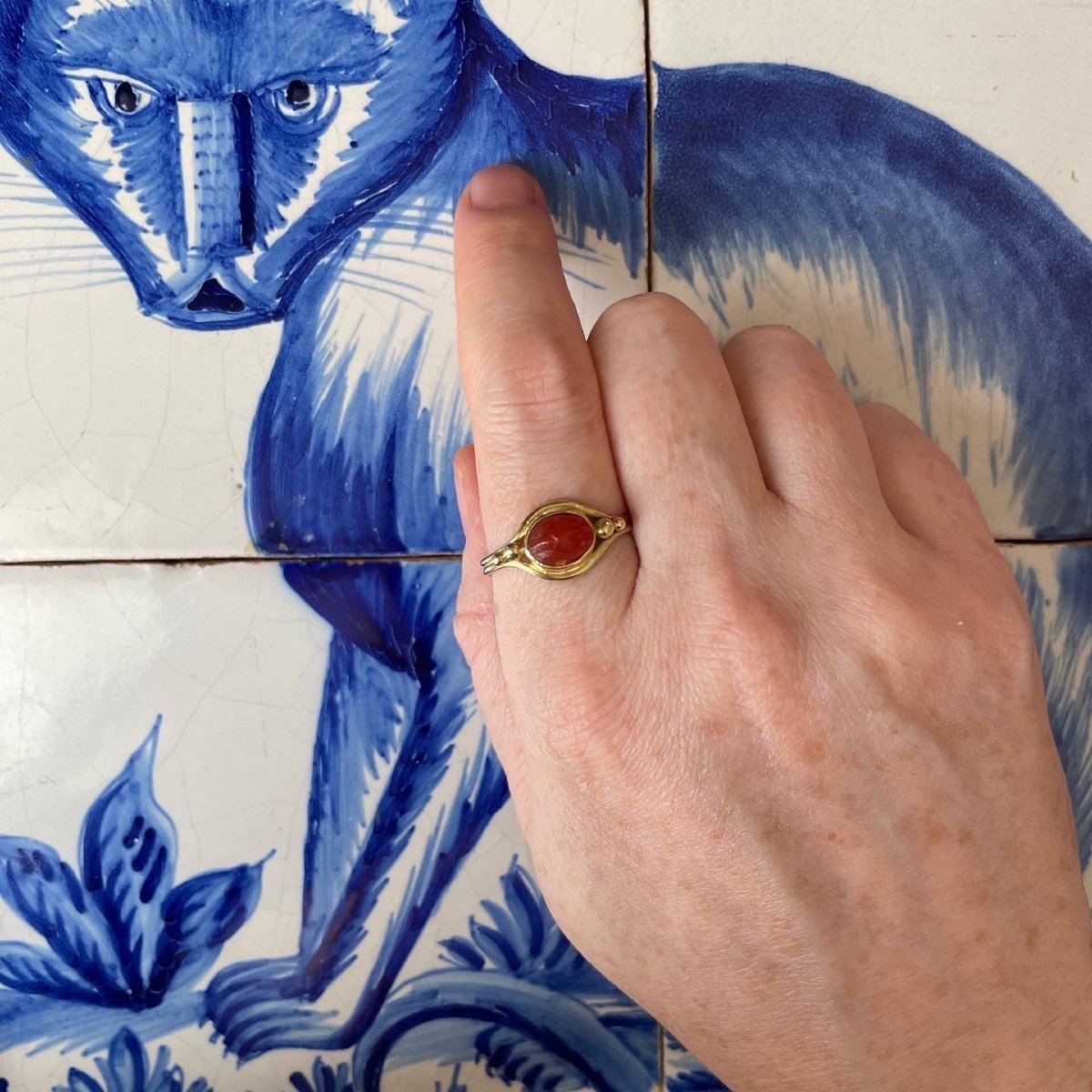 High Gold Ring Set With An Ancient Carnelian Cameo Of Eros.-photo-4