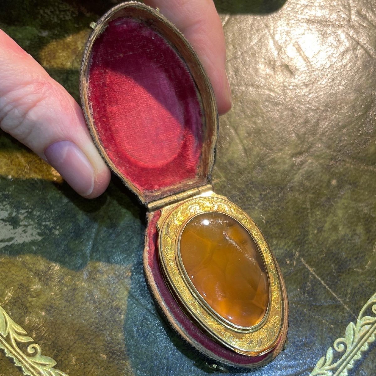 Tabatière En Cornaline Montée Or Rococo. Anglais, Vers 1760.  -photo-4