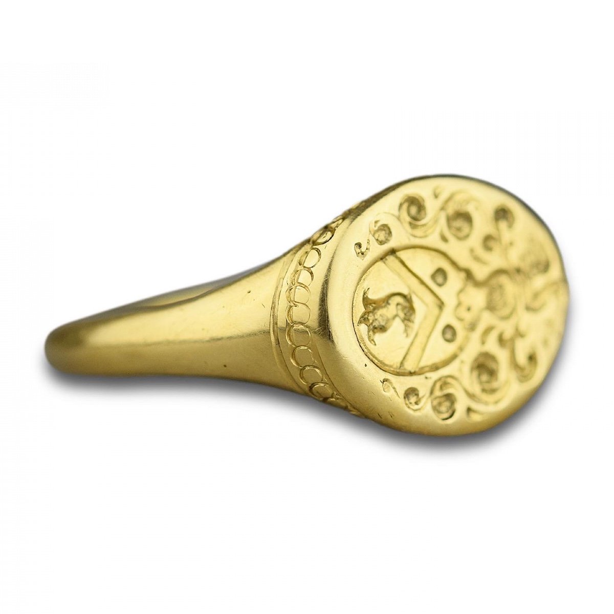High Carat Gold Armorial Signet Ring. Continental, Circa 1700.-photo-3