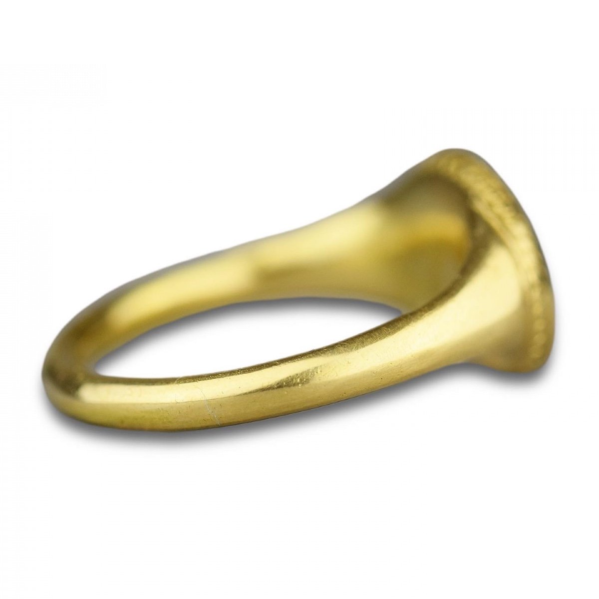 High Carat Gold Armorial Signet Ring. Continental, Circa 1700.-photo-2