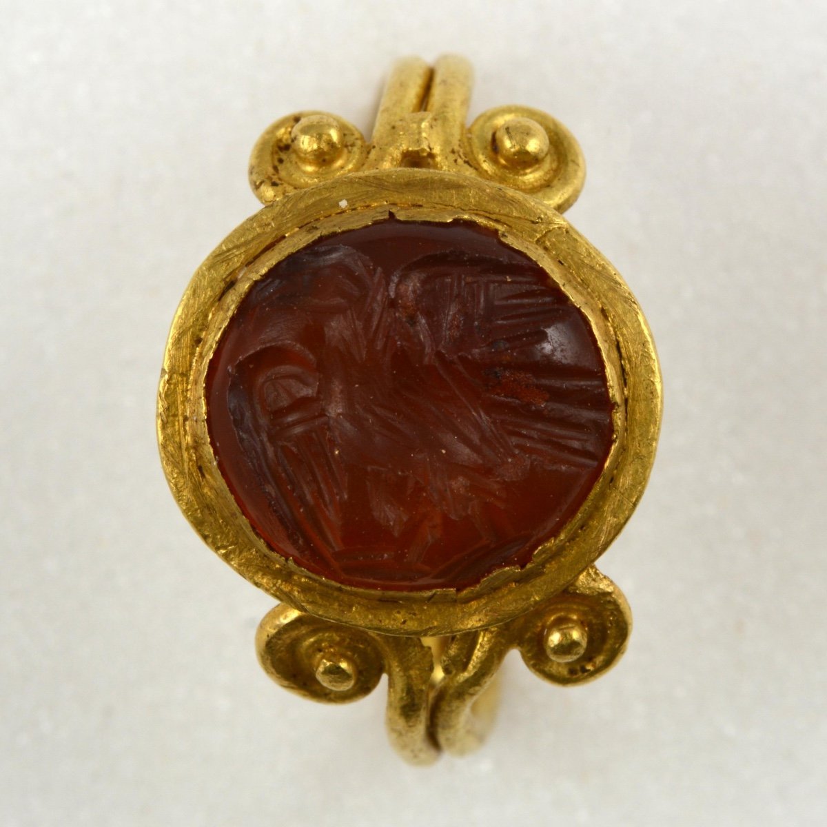 Ancient Gold Ring With An Agate Intaglio Of A Fly. Roman, 2nd - 3rd Century Ad.-photo-7