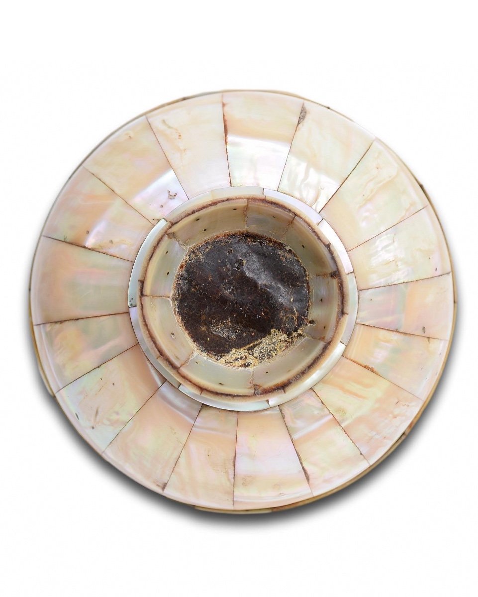 Indo-portuguese Mother Of Pearl Bowl. Gujarat, 16th / 17th Century.-photo-4