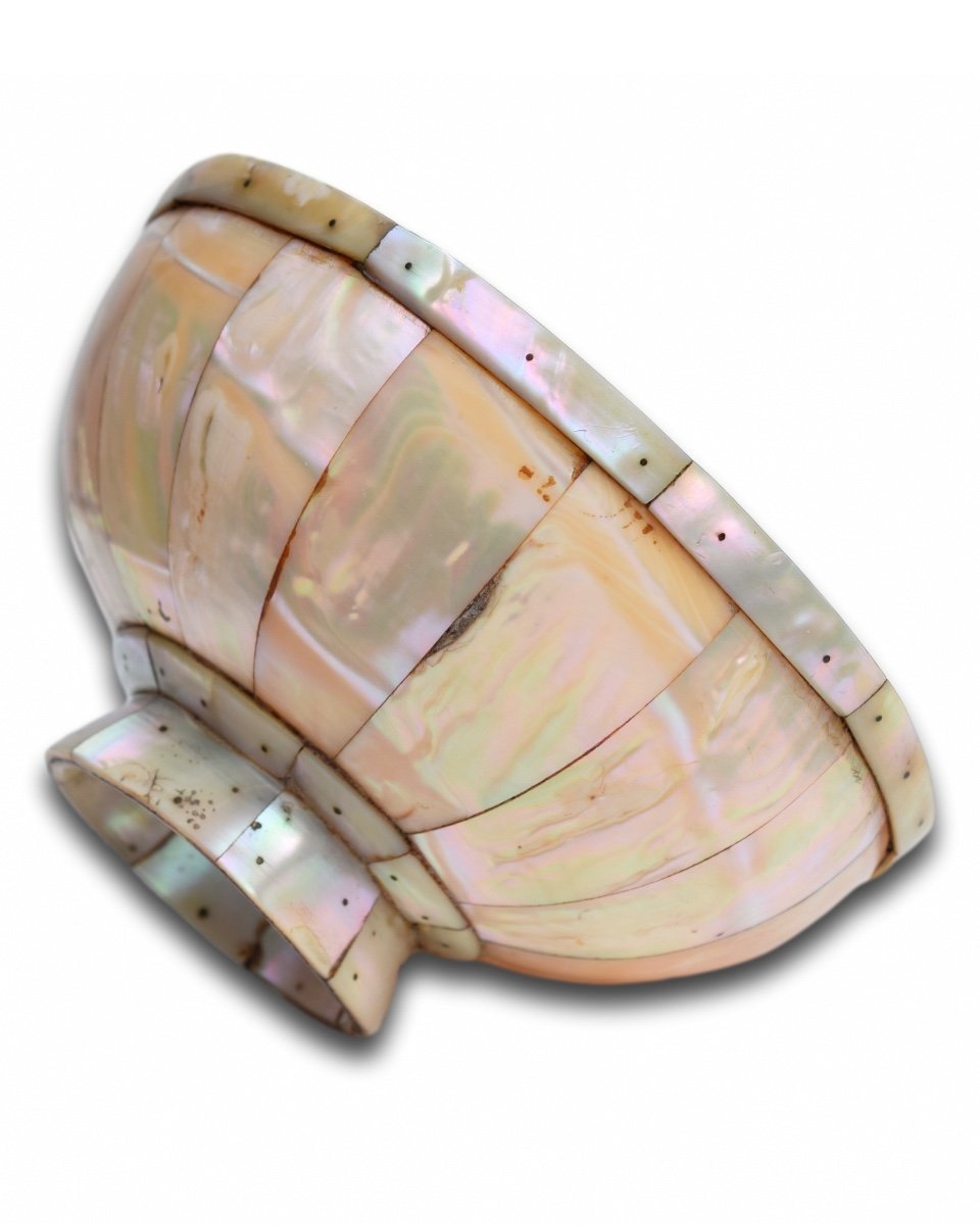Indo-portuguese Mother Of Pearl Bowl. Gujarat, 16th / 17th Century.-photo-1