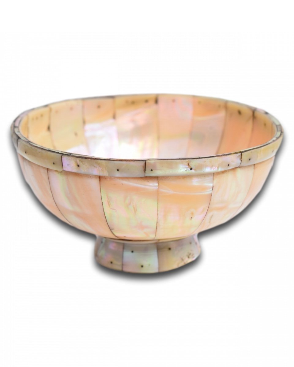 Indo-portuguese Mother Of Pearl Bowl. Gujarat, 16th / 17th Century.-photo-3