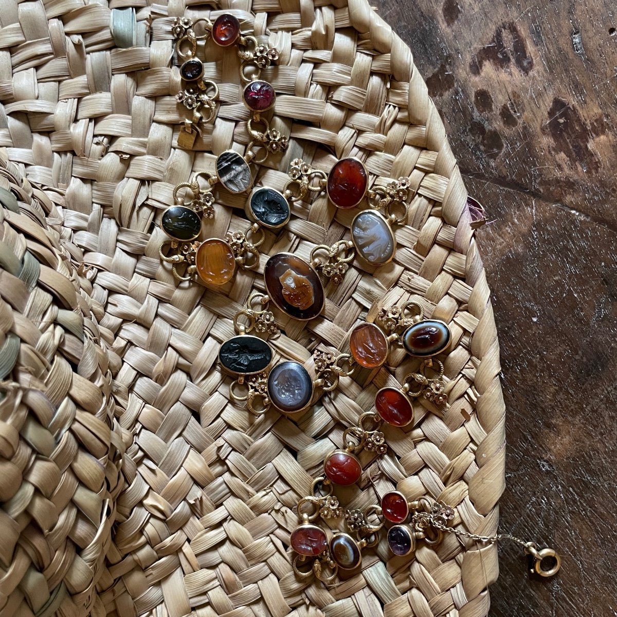 Collier En Or Néo-classique Avec Intailles Et Camées Romains En Pierre Dure. -photo-7