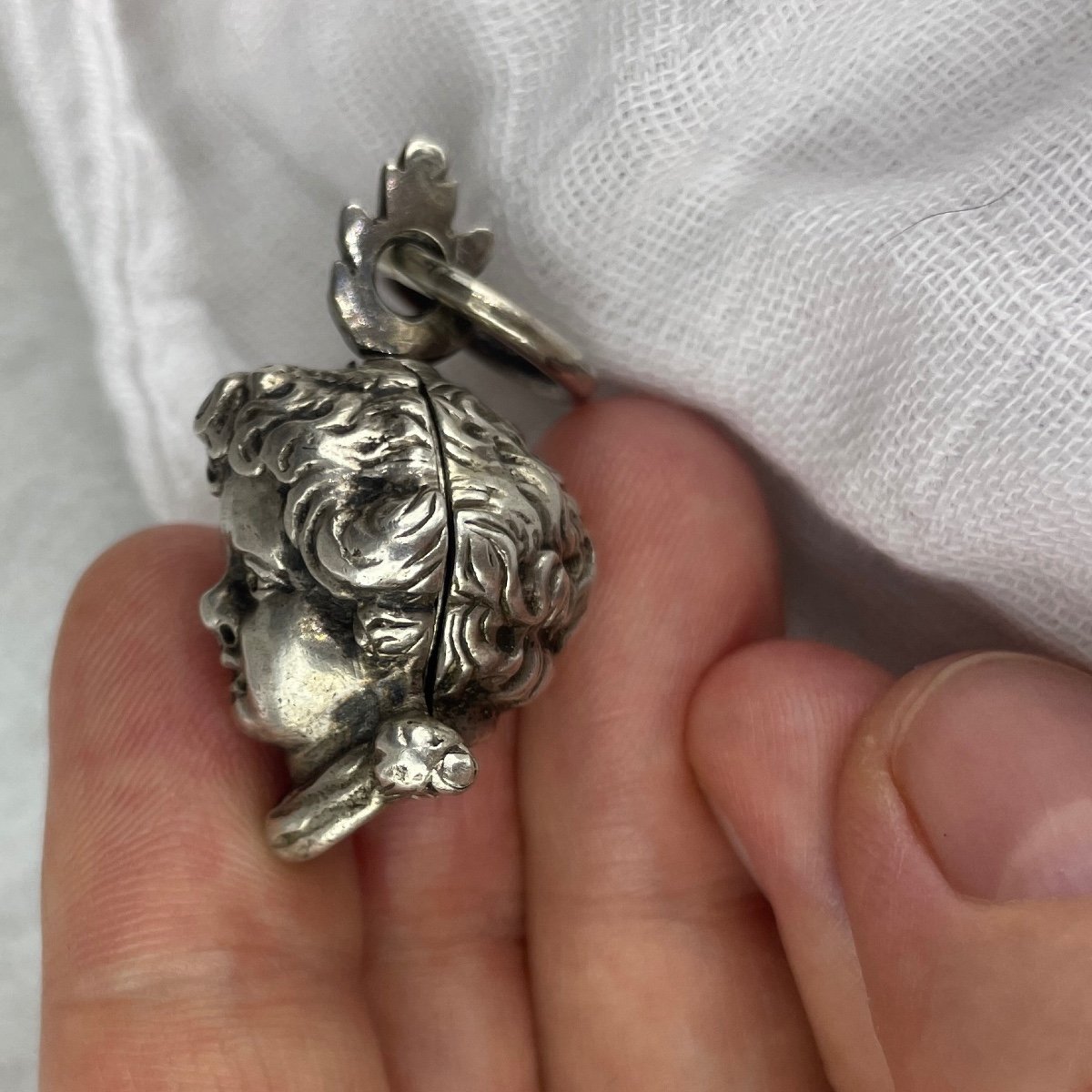 Silver Pomander In The Form Of A Putto’s Head.  English, Mid 17th Century.-photo-5
