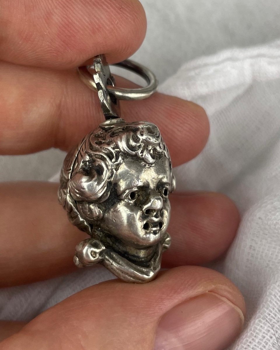 Pomander En Argent En Forme De Tête De Putto. Anglais, Milieu Du XVIIe Siècle.  -photo-6