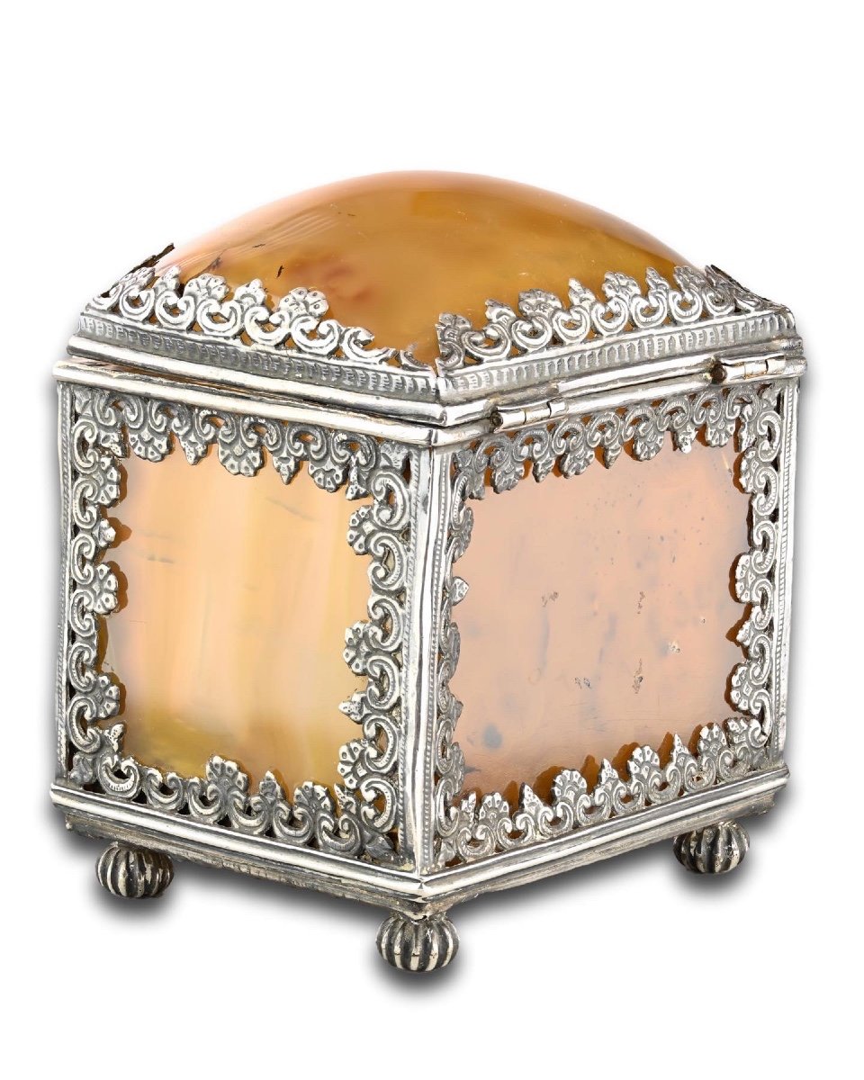 Silver Mounted Agate Casket. Indian, 18th Century.-photo-1