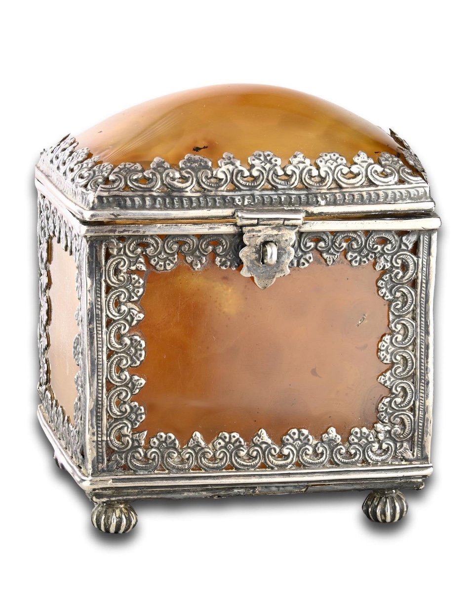 Silver Mounted Agate Casket. Indian, 18th Century.-photo-2